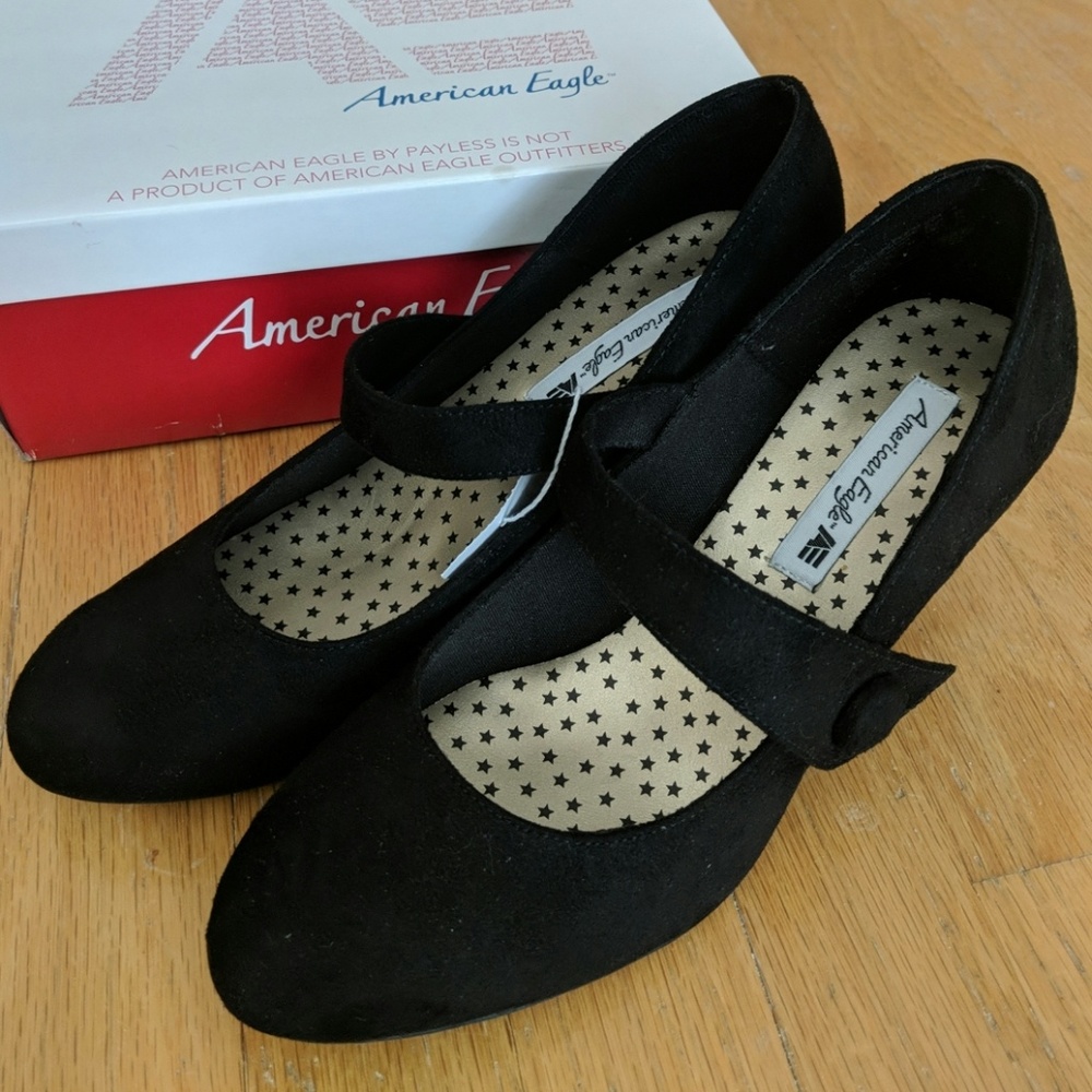Black 2.5" velvet buckle heels NEW